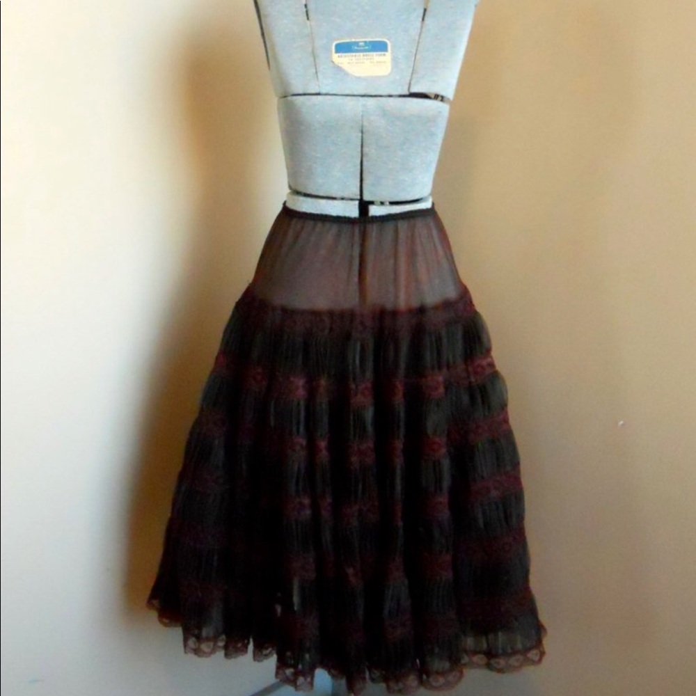 1960s Brown Ruffled Petticoat slip
